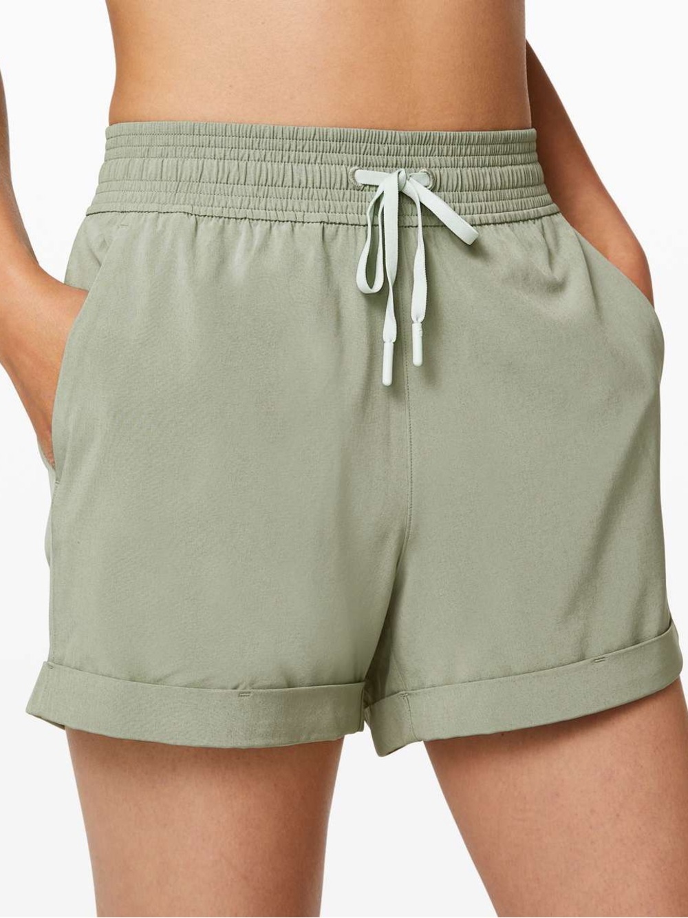 Lululemon Spring Break Away Short 3"  SZ 6